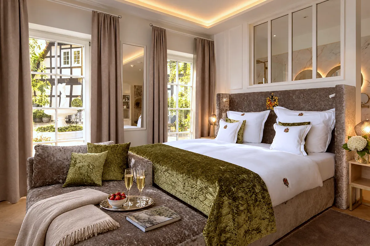 Sleeping area, 02 Edelpapagei